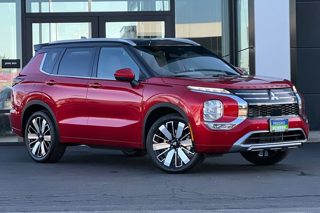 New 2026 Mitsubishi Outlander SEL image 3
