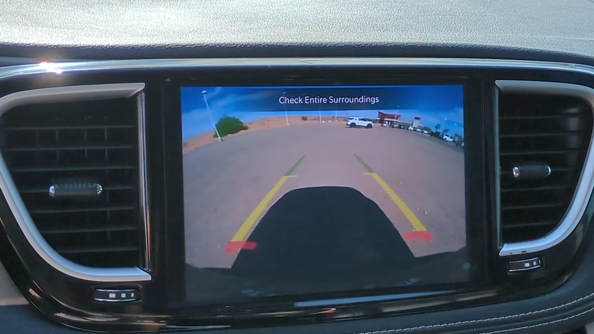 Used 2024 Chrysler Pacifica Limited FWD image 24