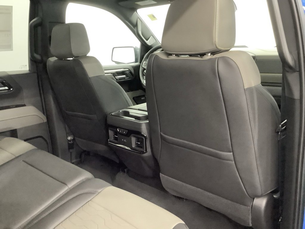 New 2026 Chevrolet Silverado 1500 ZR2 w/ Dark Appearance Package image 34