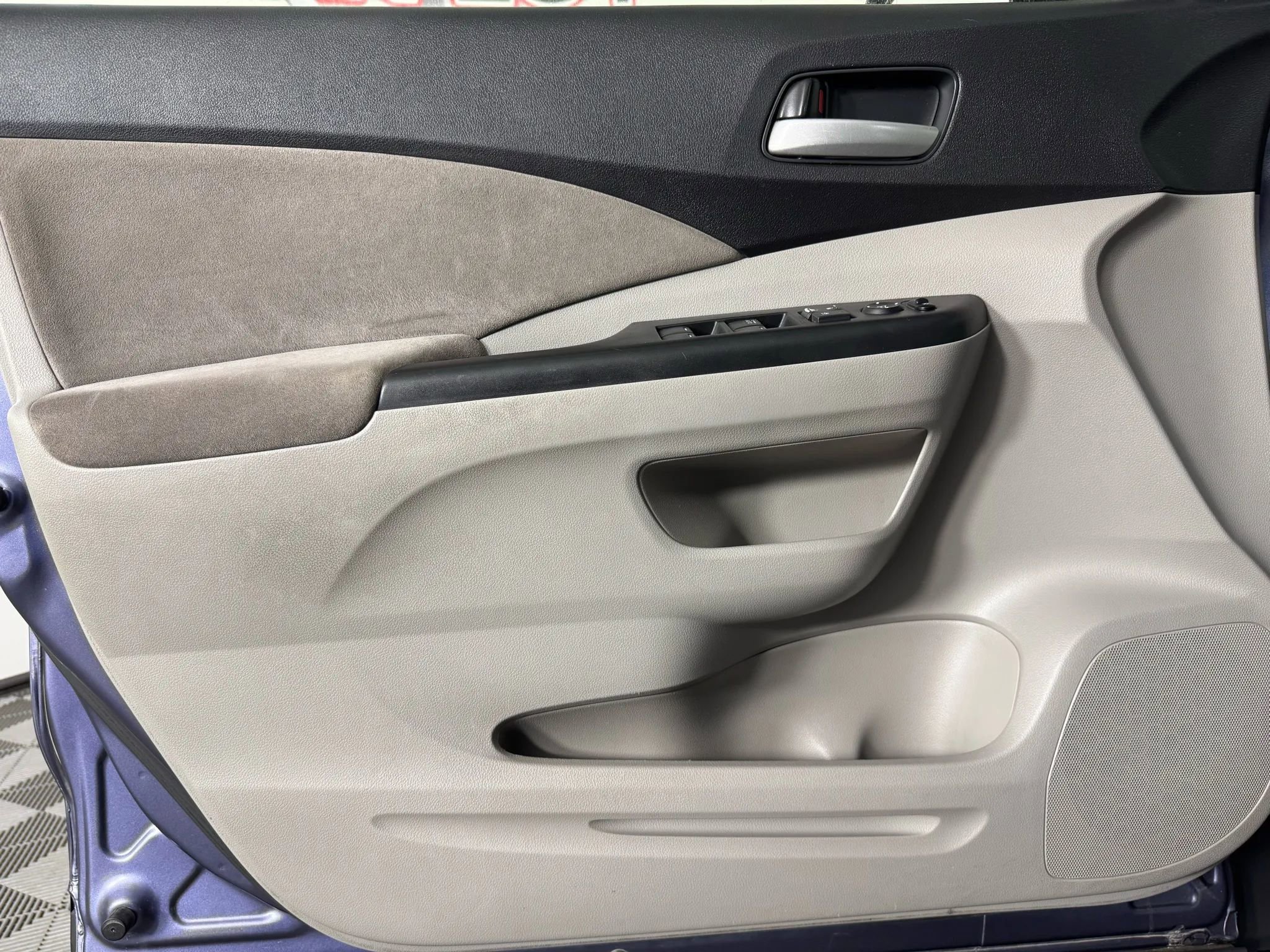 Used 2012 Honda CR-V EX image 37