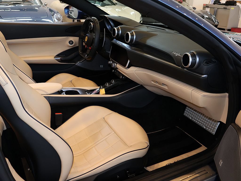 Certified 2020 Ferrari Portofino RWD image 95