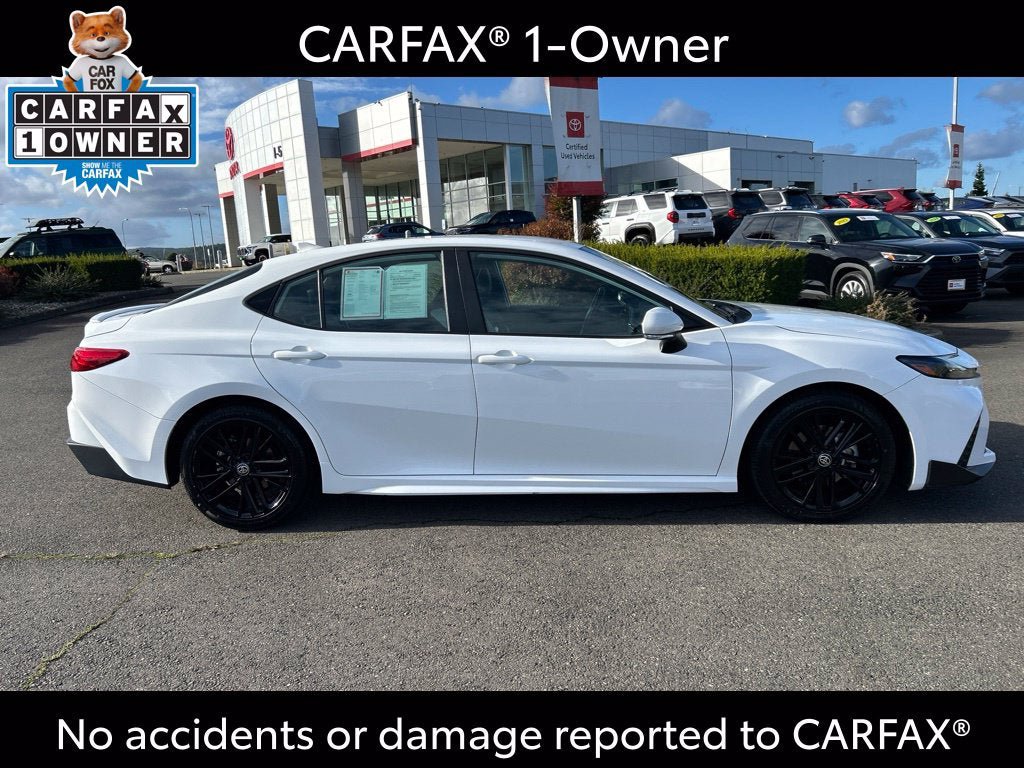 Used 2025 Toyota Camry SE FWD image 6