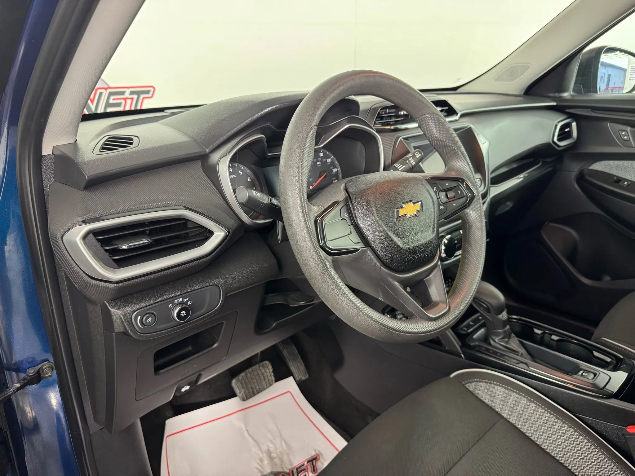 Used 2021 Chevrolet TrailBlazer LS FWD image 10