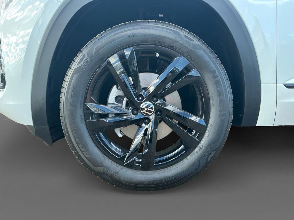 New 2026 Volkswagen Atlas Cross Sport SEL R-Line image 14