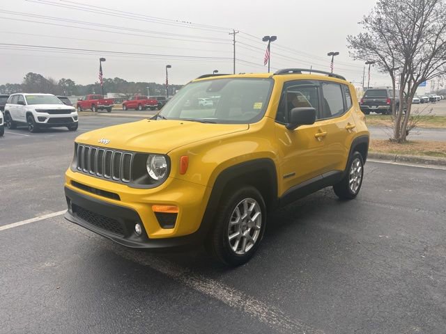 Used 2023 Jeep Renegade Latitude w/ Premium Group image 4