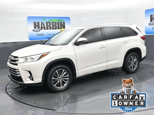 Used 2018 Toyota Highlander XLE FWD video 1
