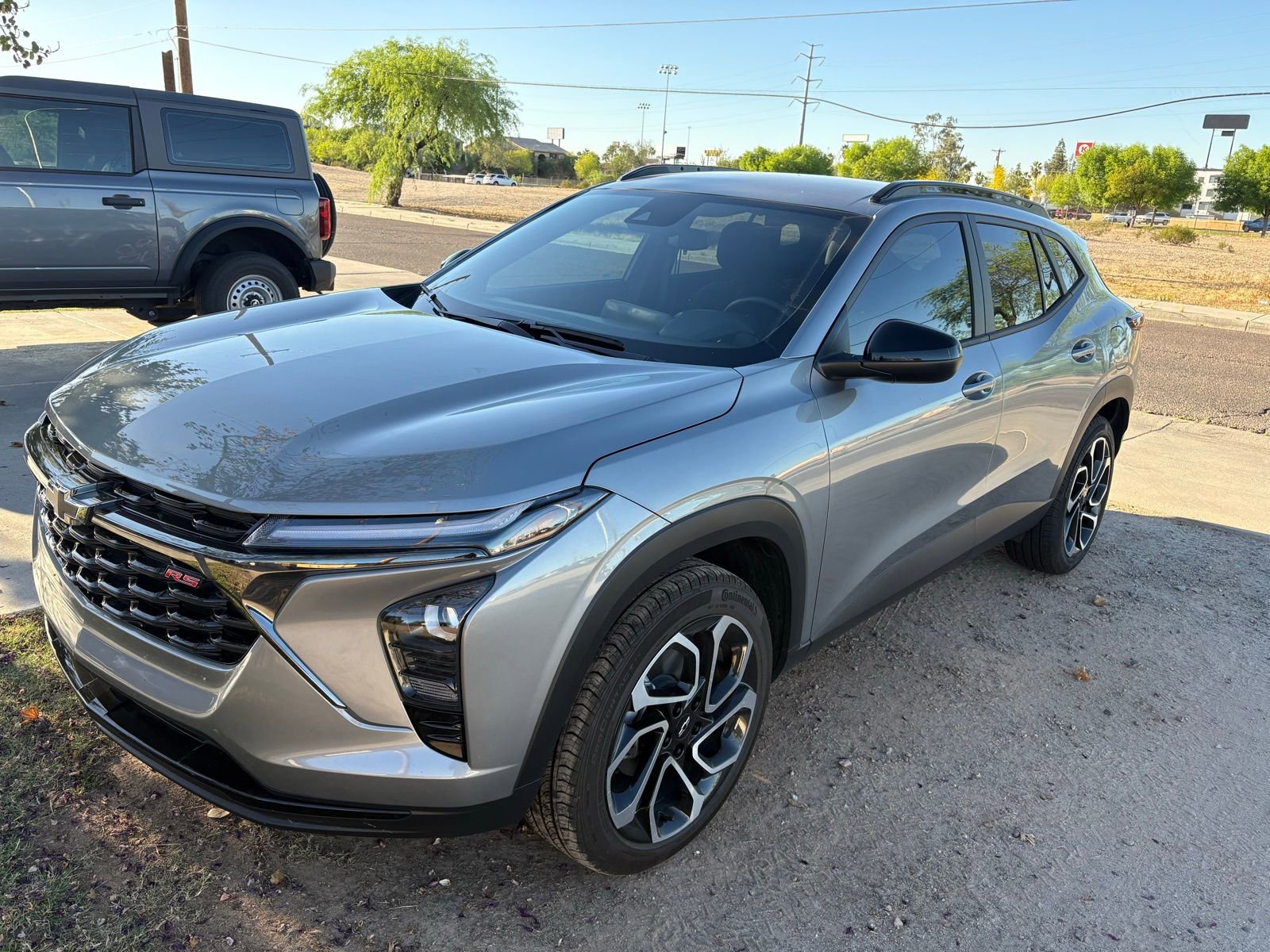 Used 2025 Chevrolet Trax RS image 1