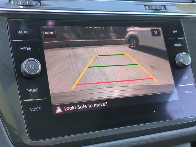 Used 2020 Volkswagen Tiguan SE image 59