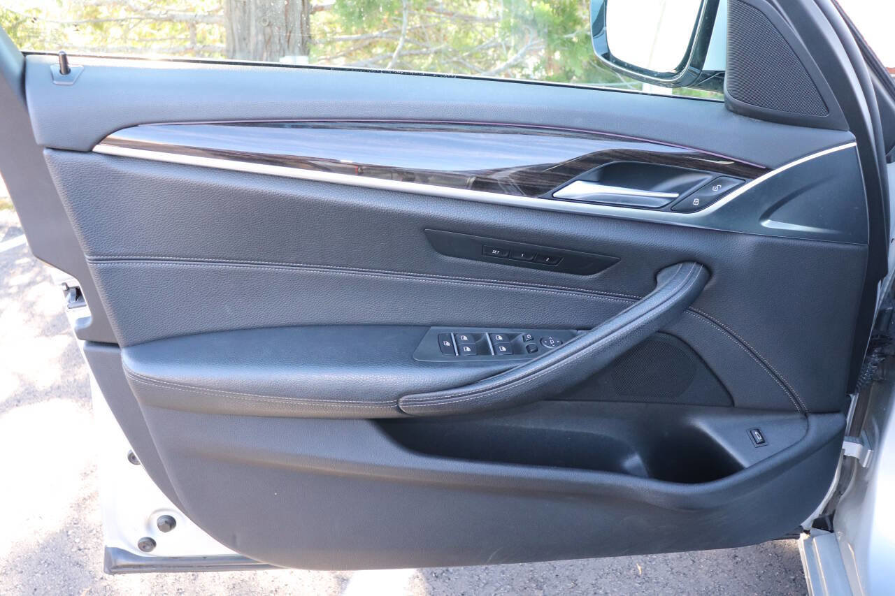Used 2017 BMW 530i RWD image 14