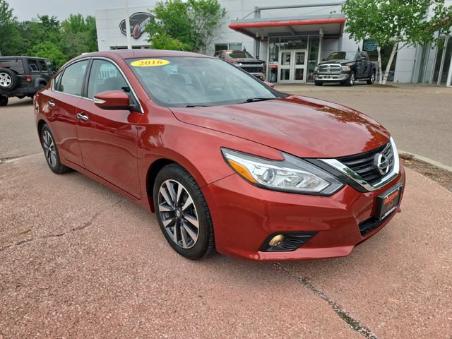 Used 2016 Nissan Altima 2.5 SV w/ Convenience Package FWD image 7