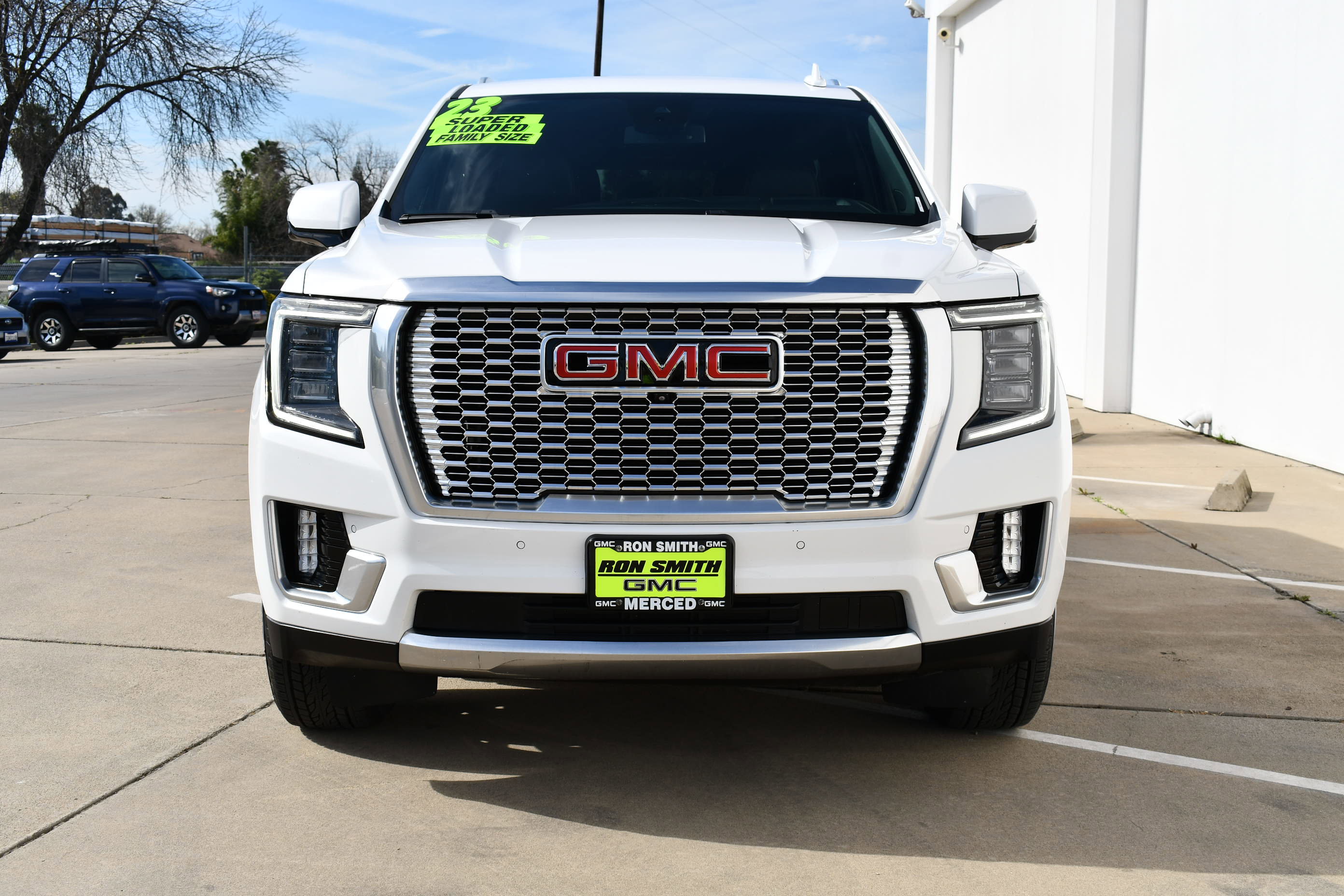 Used 2023 GMC Yukon Denali image 3