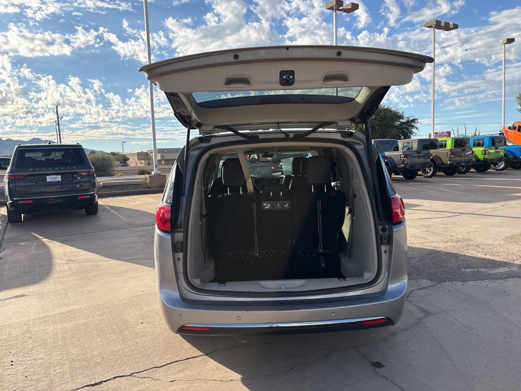 Used 2018 Chrysler Pacifica Touring-L Plus w/ Advanced Safetytec Group image 48