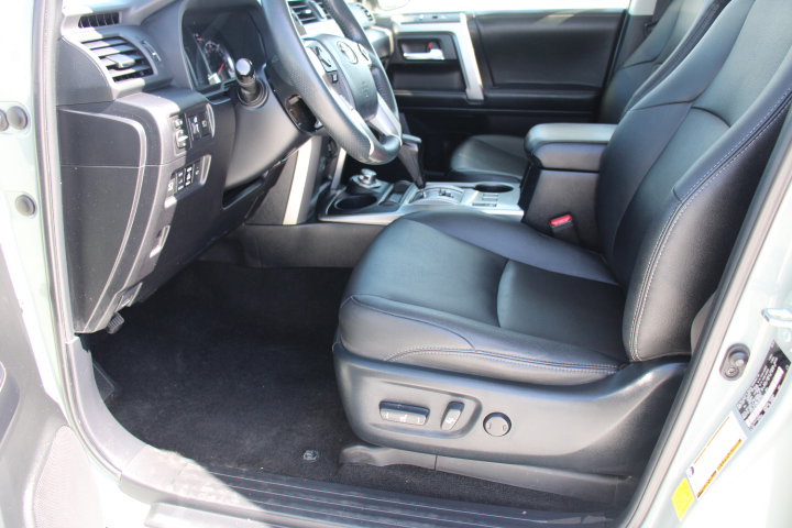 Used 2022 Toyota 4Runner TRD Sport w/ Technology Package AWD/4WD image 12