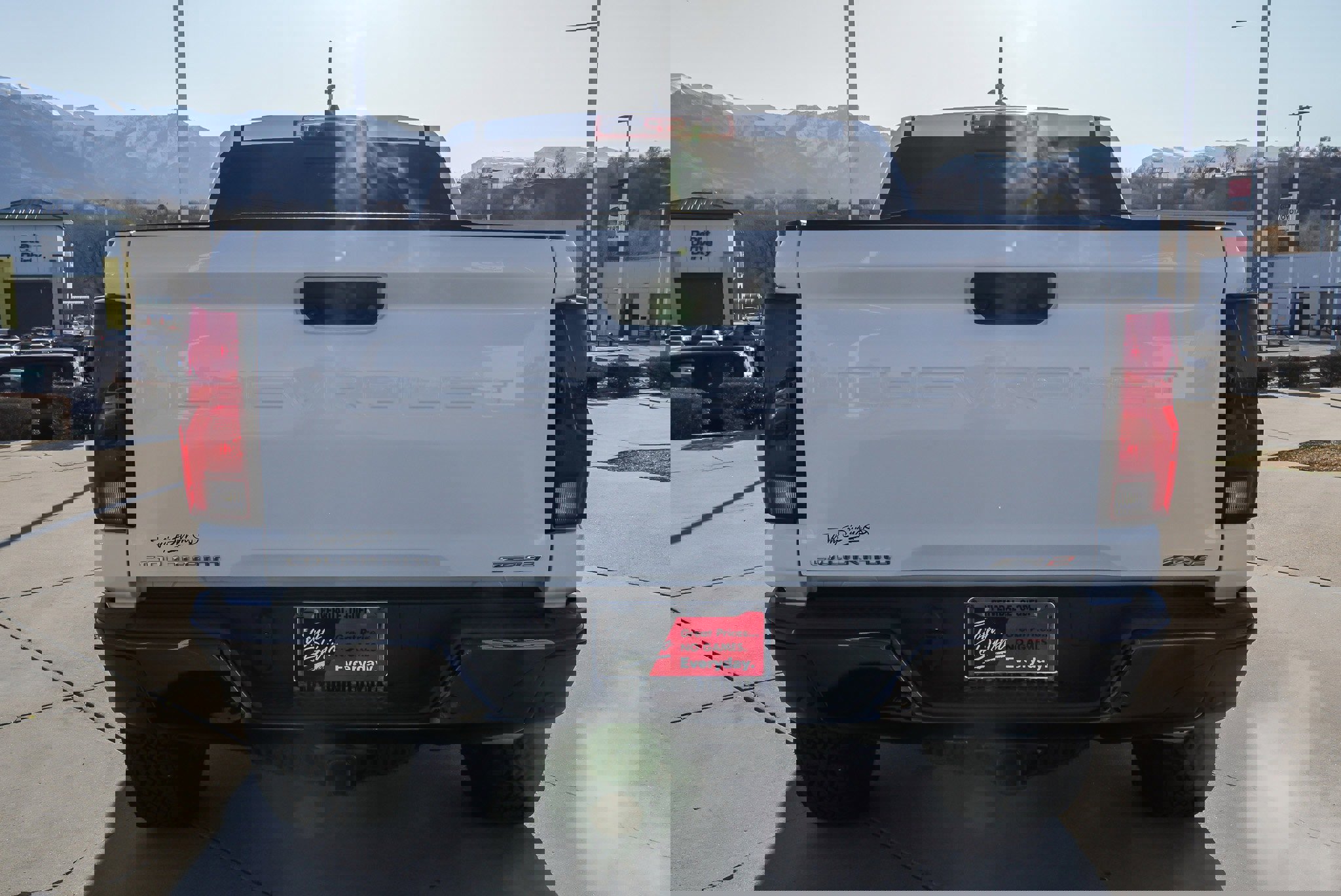 Used 2025 Chevrolet Colorado ZR2 w/ Technology Package image 7