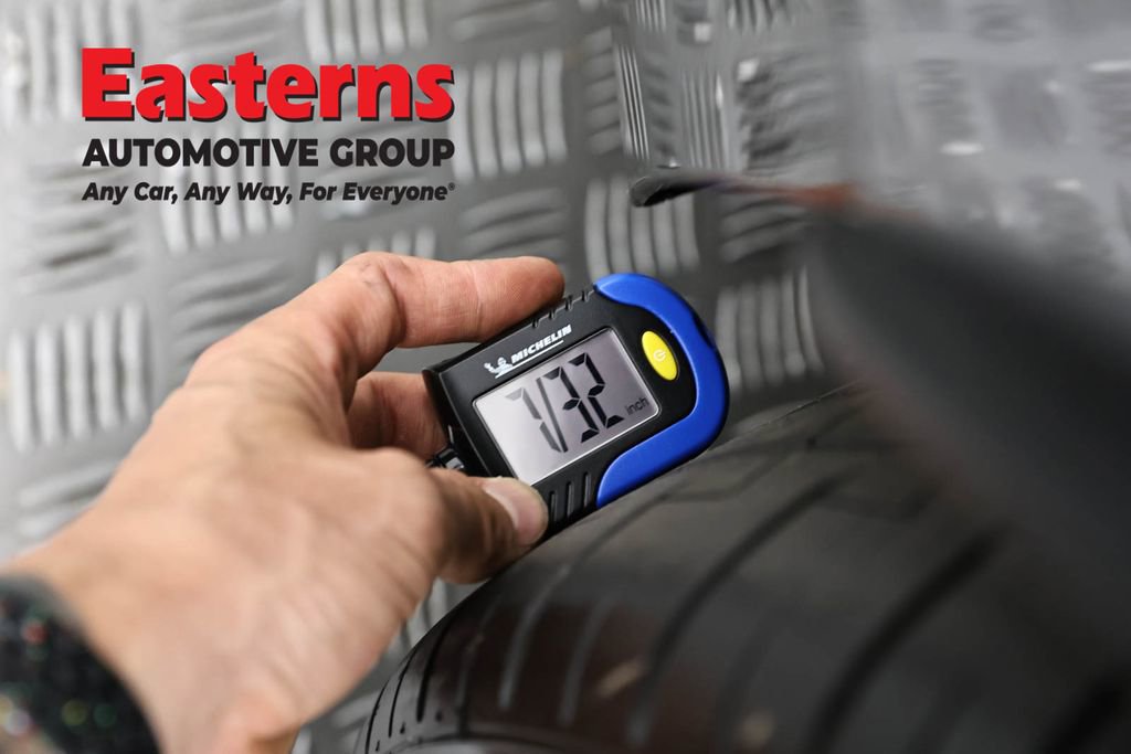 Used 2022 Land Rover Range Rover Velar R-Dynamic S AWD/4WD image 29