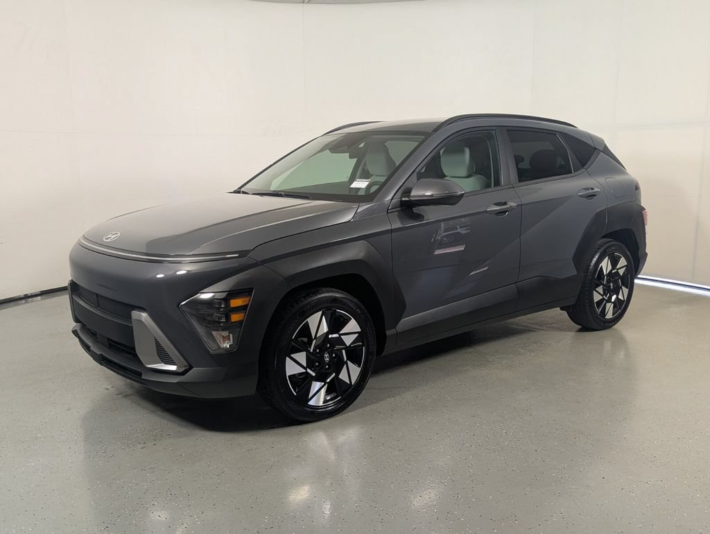 Certified 2025 Hyundai Kona SEL FWD image 3