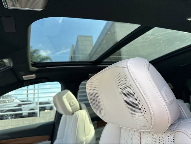 New 2026 Cadillac Vistiq Luxury AWD/4WD image 26