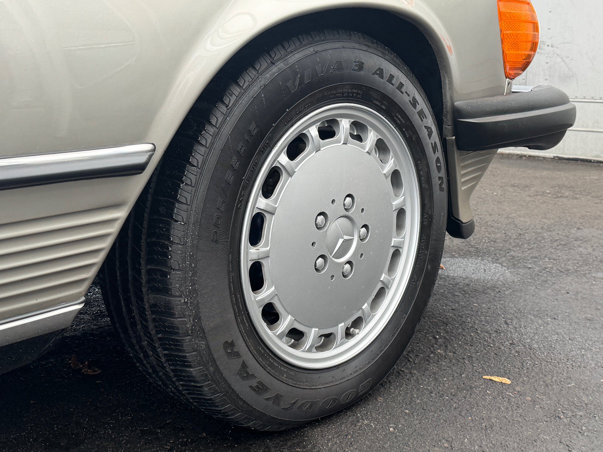Used 1987 Mercedes-Benz 560 SL image 42