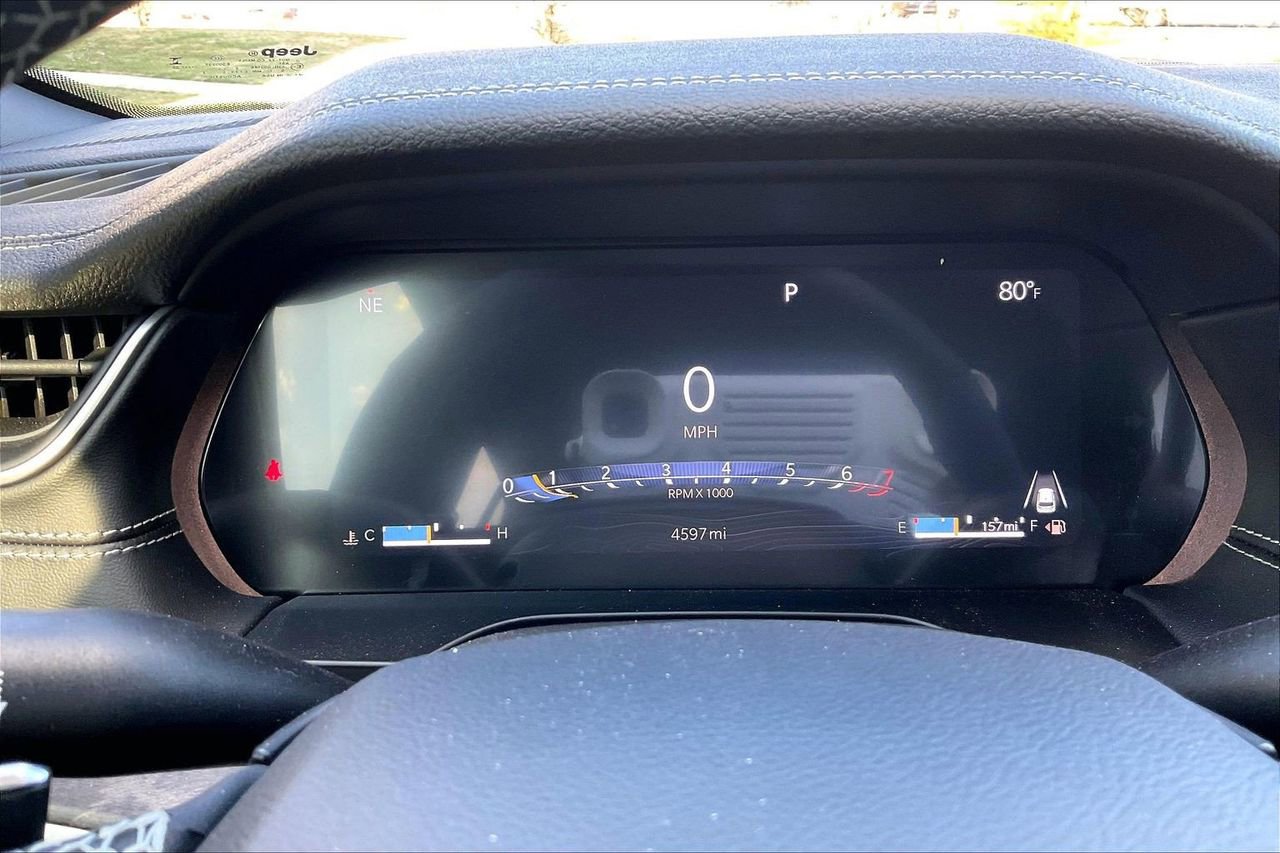 Certified 2025 Jeep Grand Cherokee Limited w/ Black Appearance Package image 11