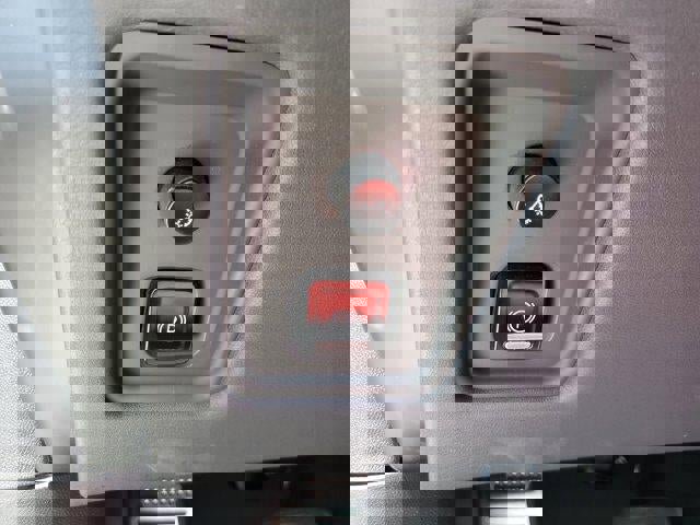 Used 2024 Chevrolet Corvette Stingray Coupe w/ 1LT RWD image 19