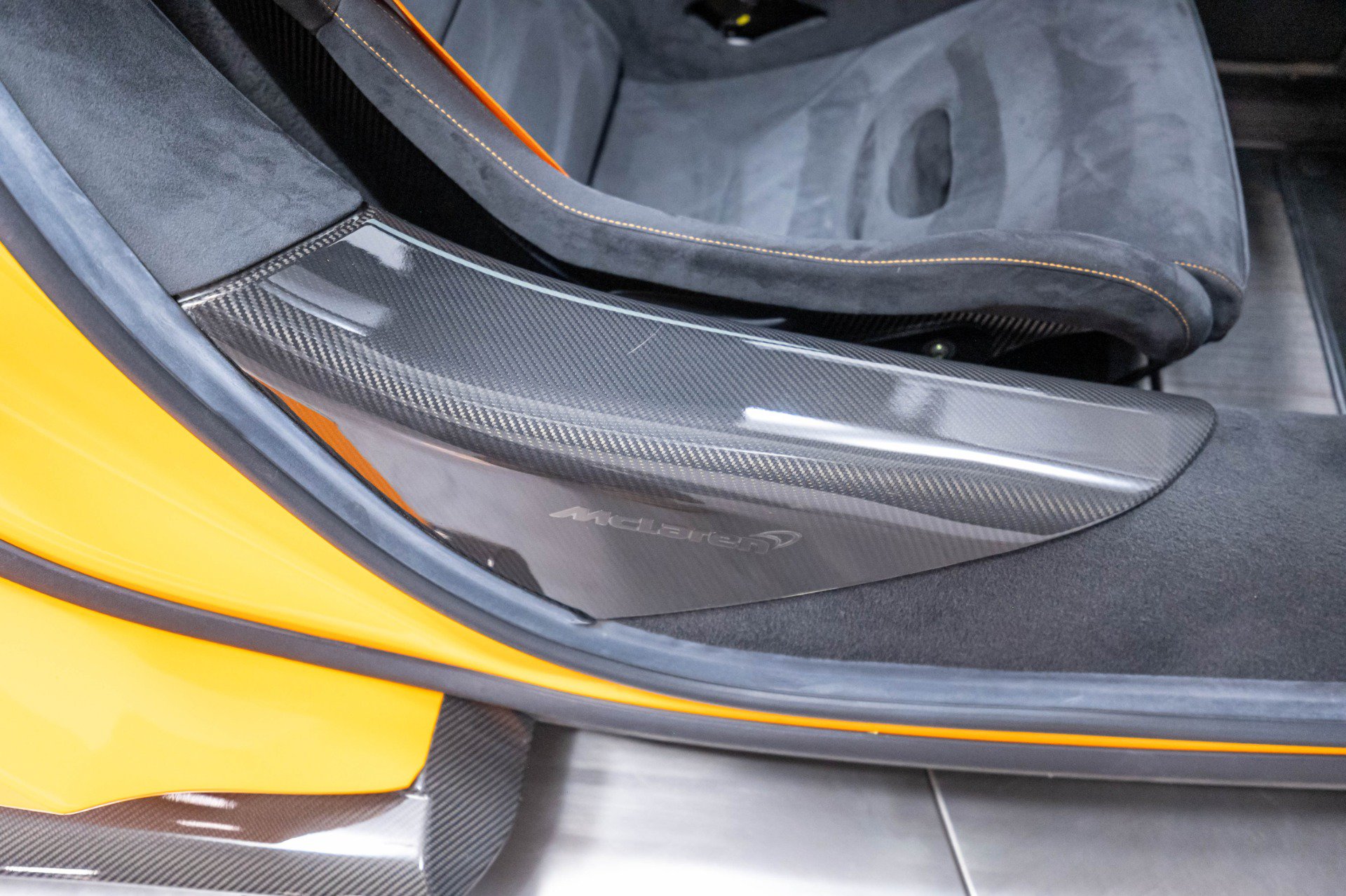 Used 2019 McLaren 600LT RWD image 25