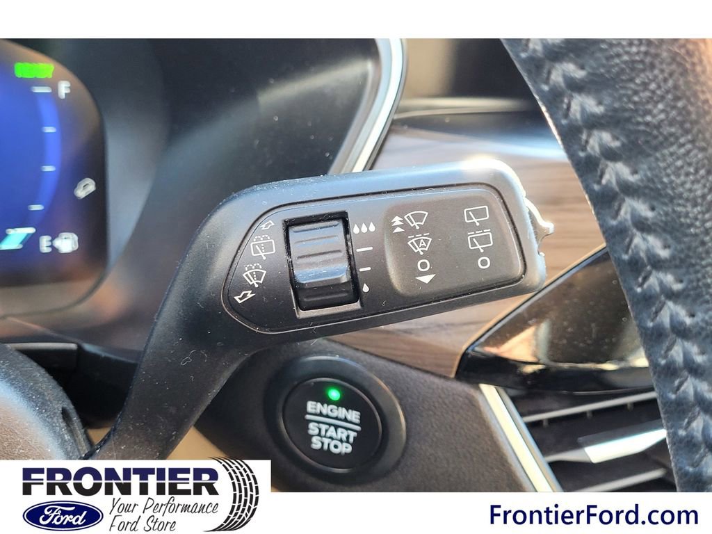 Used 2020 Ford Escape Titanium image 20