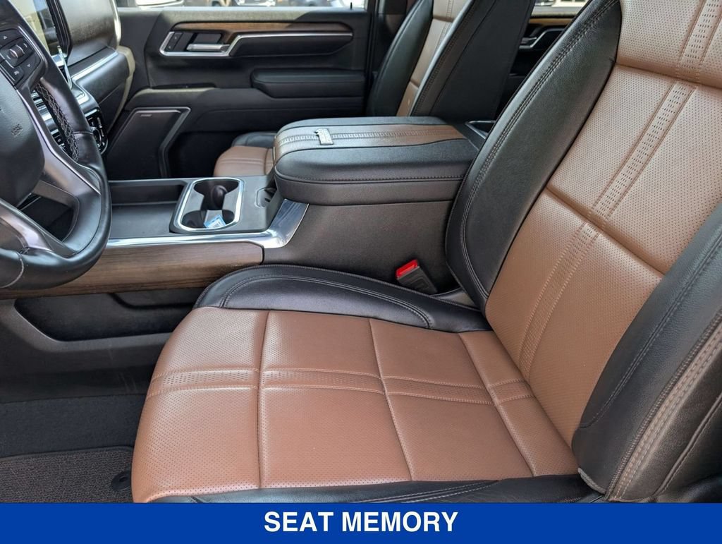 Used 2025 Chevrolet Silverado 2500 High Country w/ High Country Premium Package AWD/4WD image 14