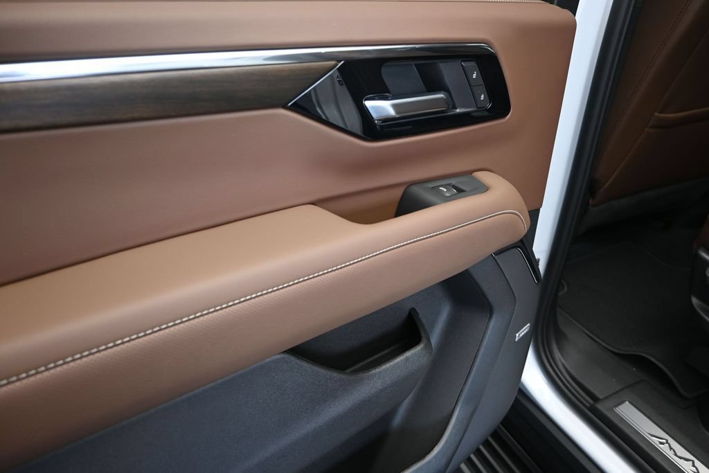 New 2026 Chevrolet Tahoe High Country AWD/4WD image 15