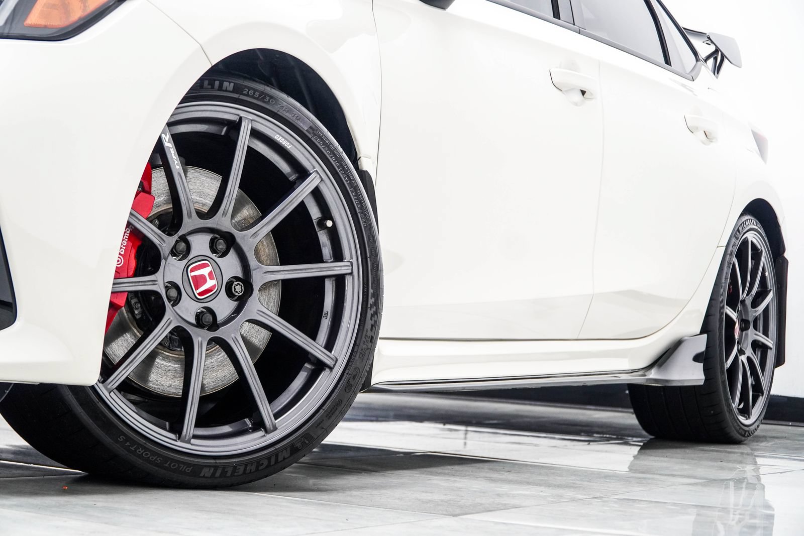 Used 2025 Honda Civic Type R image 6