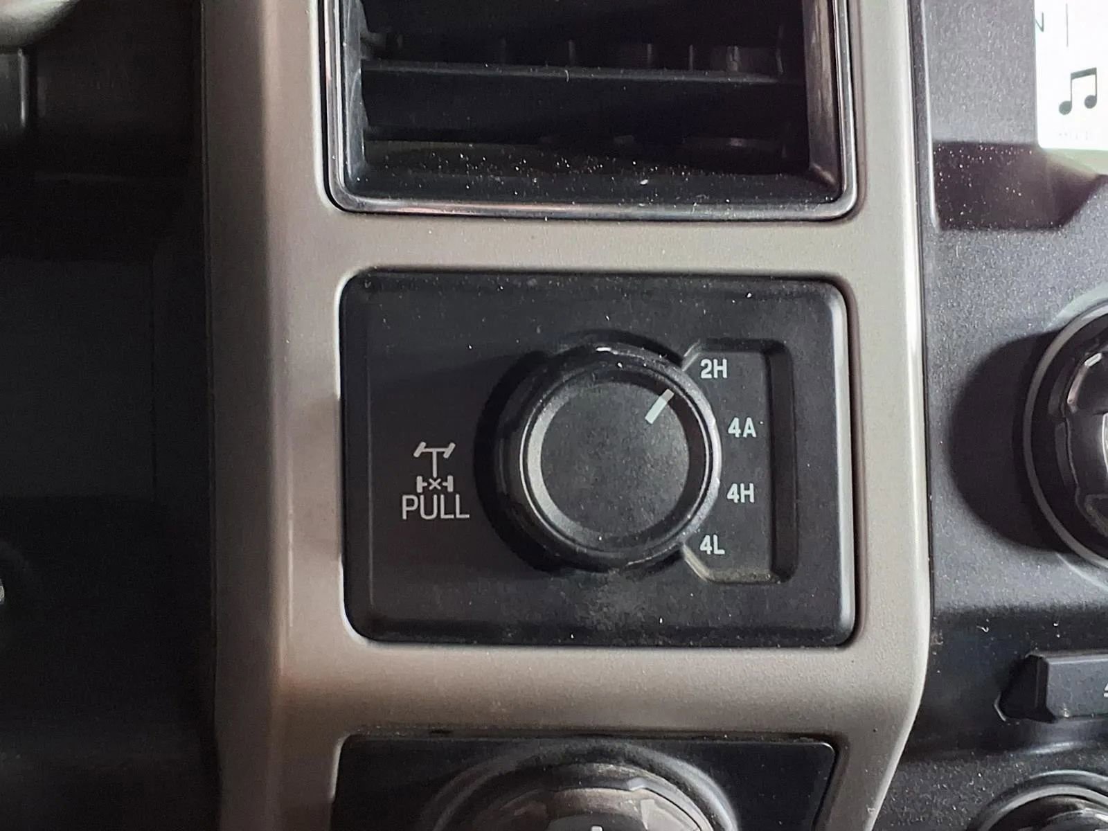 Used 2018 Ford F150 Lariat AWD/4WD image 25