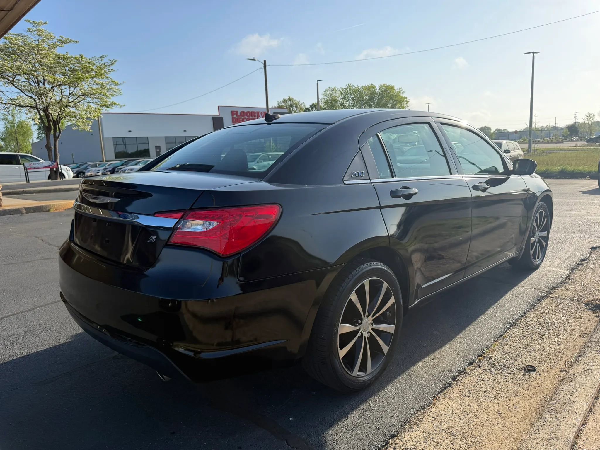 Used 2014 Chrysler 200 Limited w/ Sun/Sound Group image 7