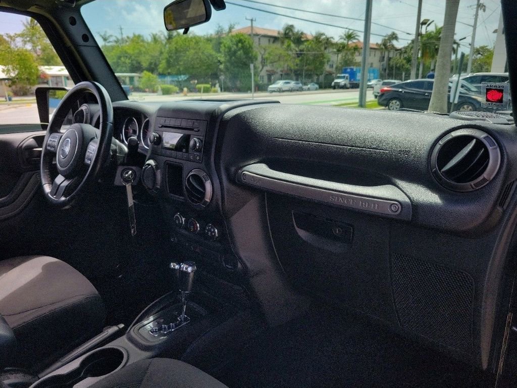 Used 2018 Jeep Wrangler Sport w/ Connectivity Group image 19