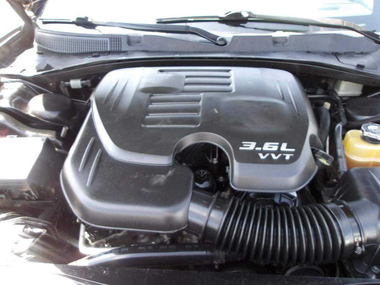 Used 2016 Dodge Charger SXT RWD image 26