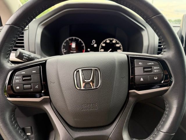 Used 2025 Honda Odyssey EX-L image 17