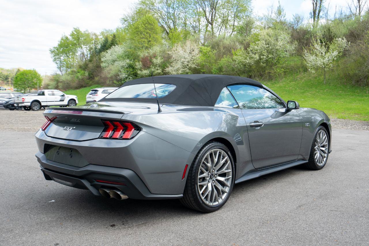 Used 2025 Ford Mustang GT Premium RWD image 13