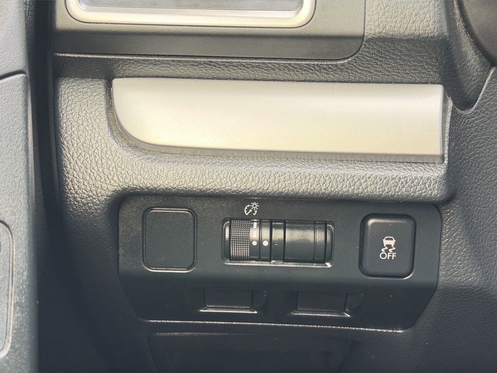 Used 2017 Subaru Forester 2.5i Premium w/ All-Weather Package image 20