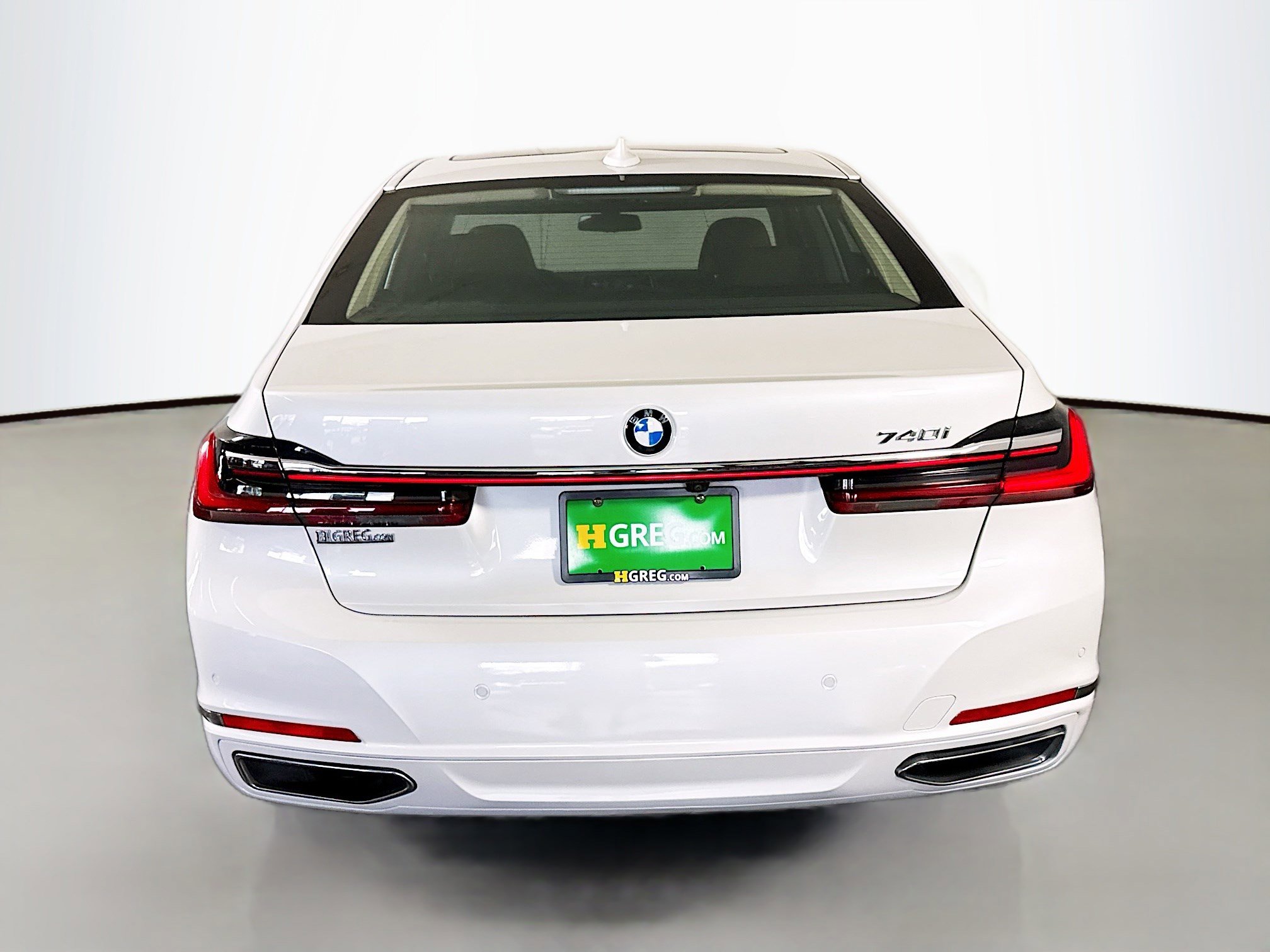 Used 2022 BMW 740i image 8