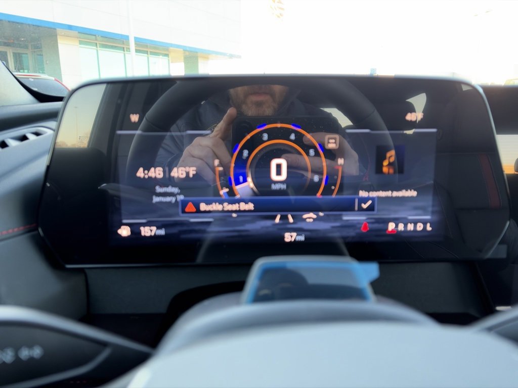 Used 2025 Chevrolet Traverse RS image 23