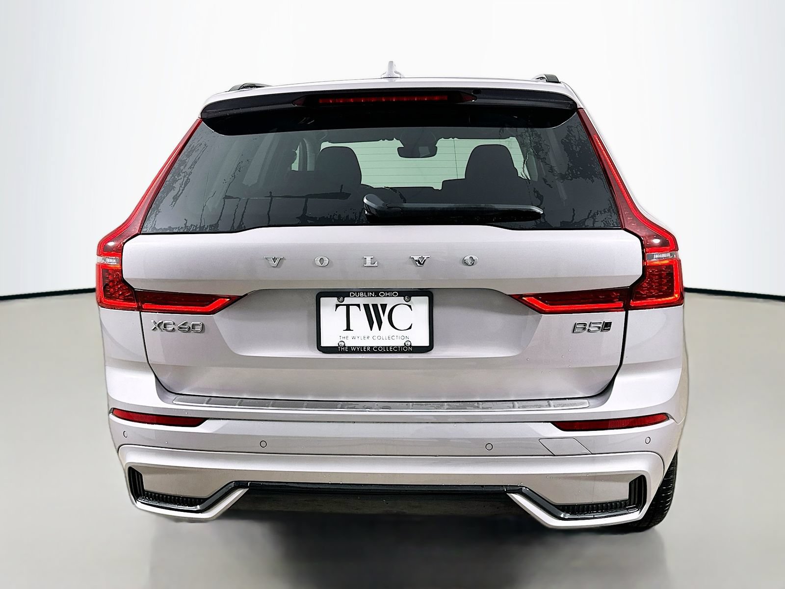 New 2026 Volvo XC60 B5 Plus w/ Protection Package Premier AWD/4WD image 6
