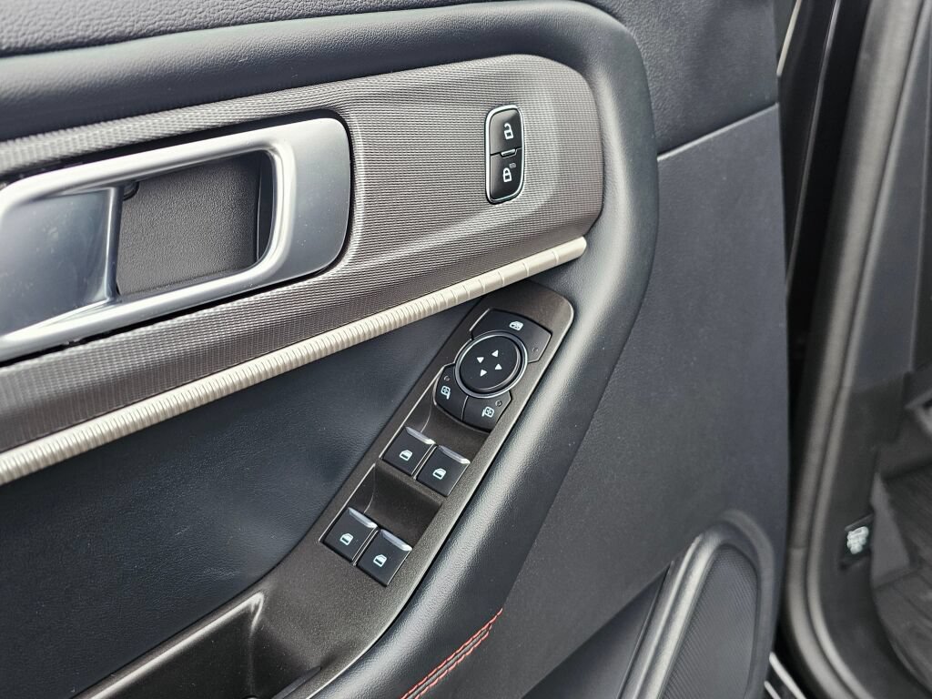 Certified 2025 Ford Explorer ST-Line AWD/4WD image 20
