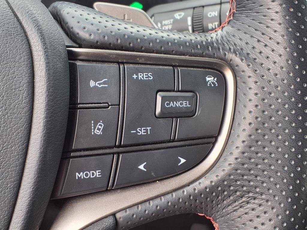 Used 2024 Lexus UX 250h F Sport image 12