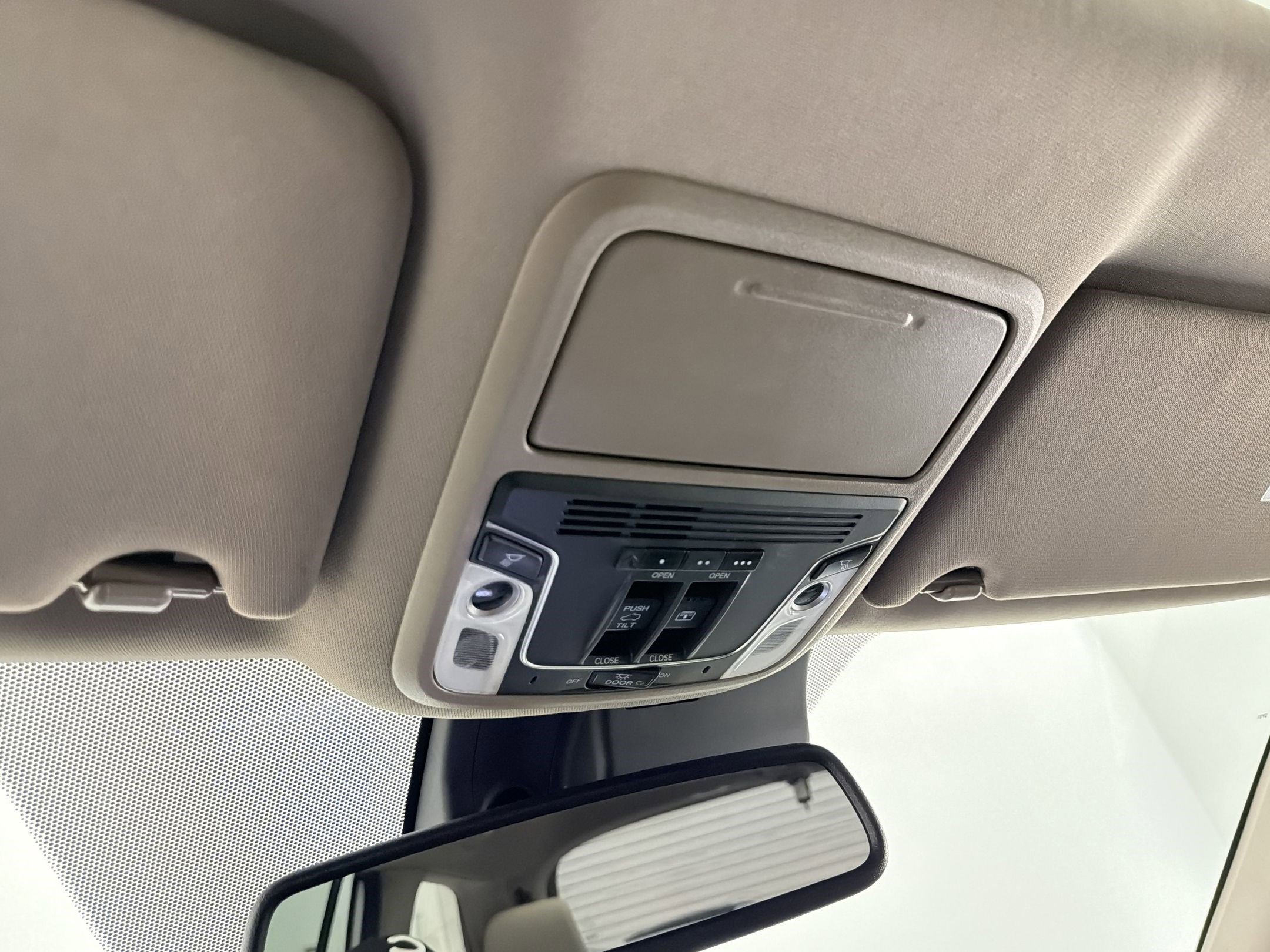 Used 2017 Honda Pilot Elite image 18