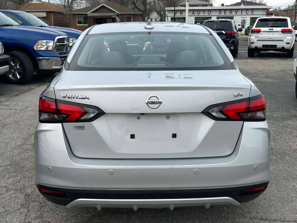 Used 2020 Nissan Versa SV FWD image 9