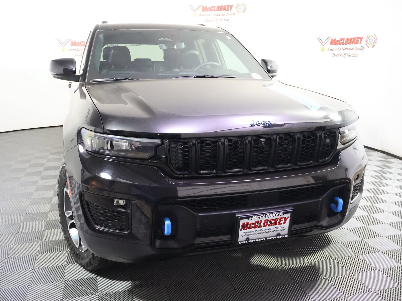 Used 2024 Jeep Grand Cherokee Trailhawk w/ Advanced Protech Group II AWD/4WD image 17