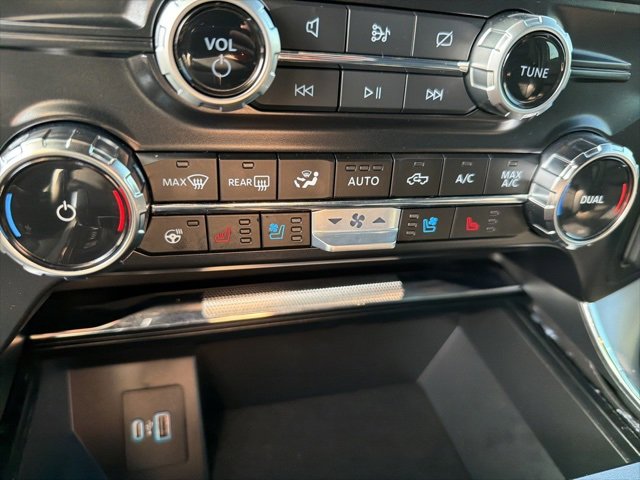 Used 2024 Ford F150 Lariat w/ FX4 Off-Road Package image 17