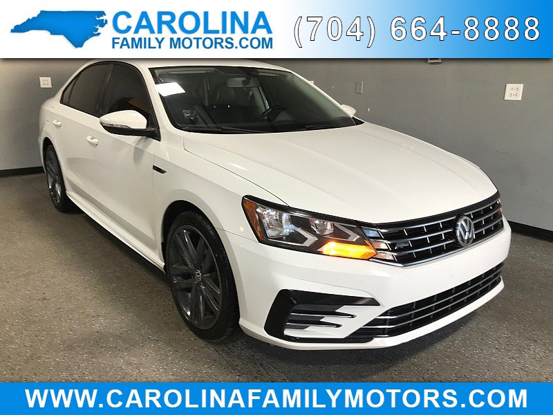 Used 2018 Volkswagen Passat 2.0T R-Line image 1