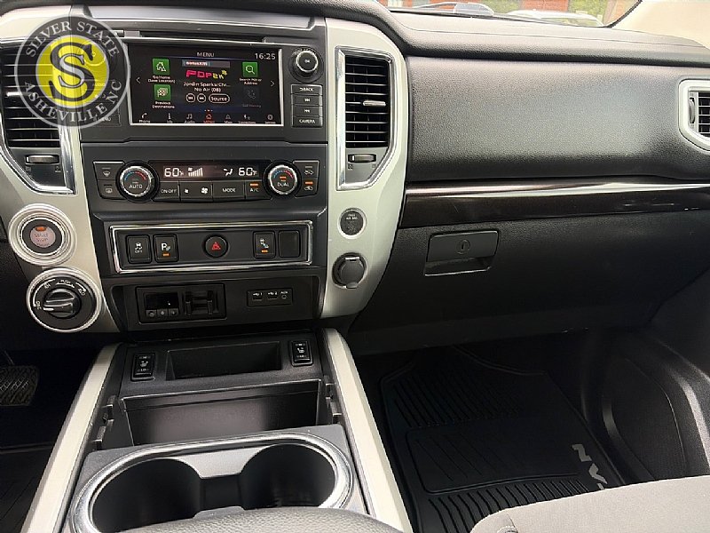 Used 2019 Nissan Titan SV w/ SV Convenience Package AWD/4WD image 23