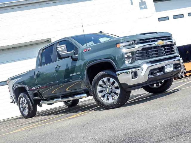 New 2026 Chevrolet Silverado 2500 LT w/ All Star Edition AWD/4WD image 2