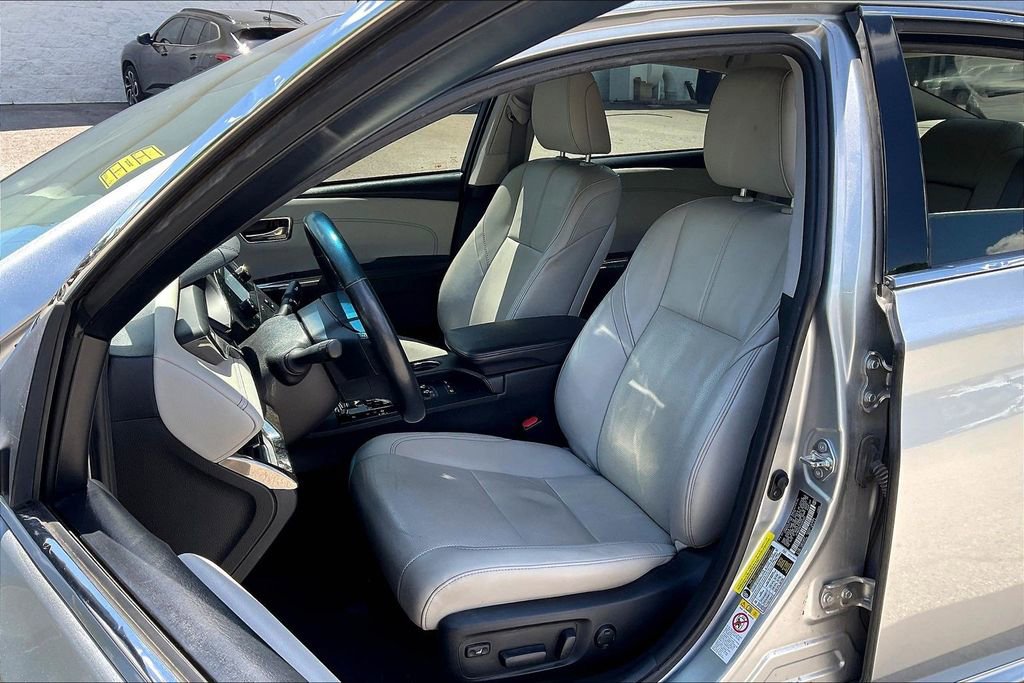 Used 2018 Toyota Avalon Limited FWD image 26