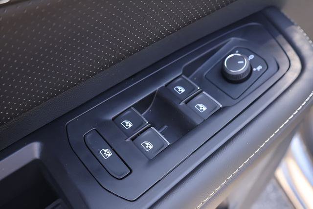 Certified 2025 Volkswagen Atlas Cross Sport SE w/ Panoramic Sunroof Package AWD/4WD image 13